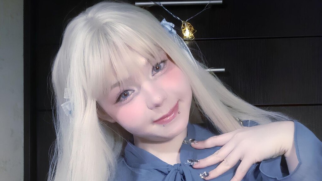 MellyBloom